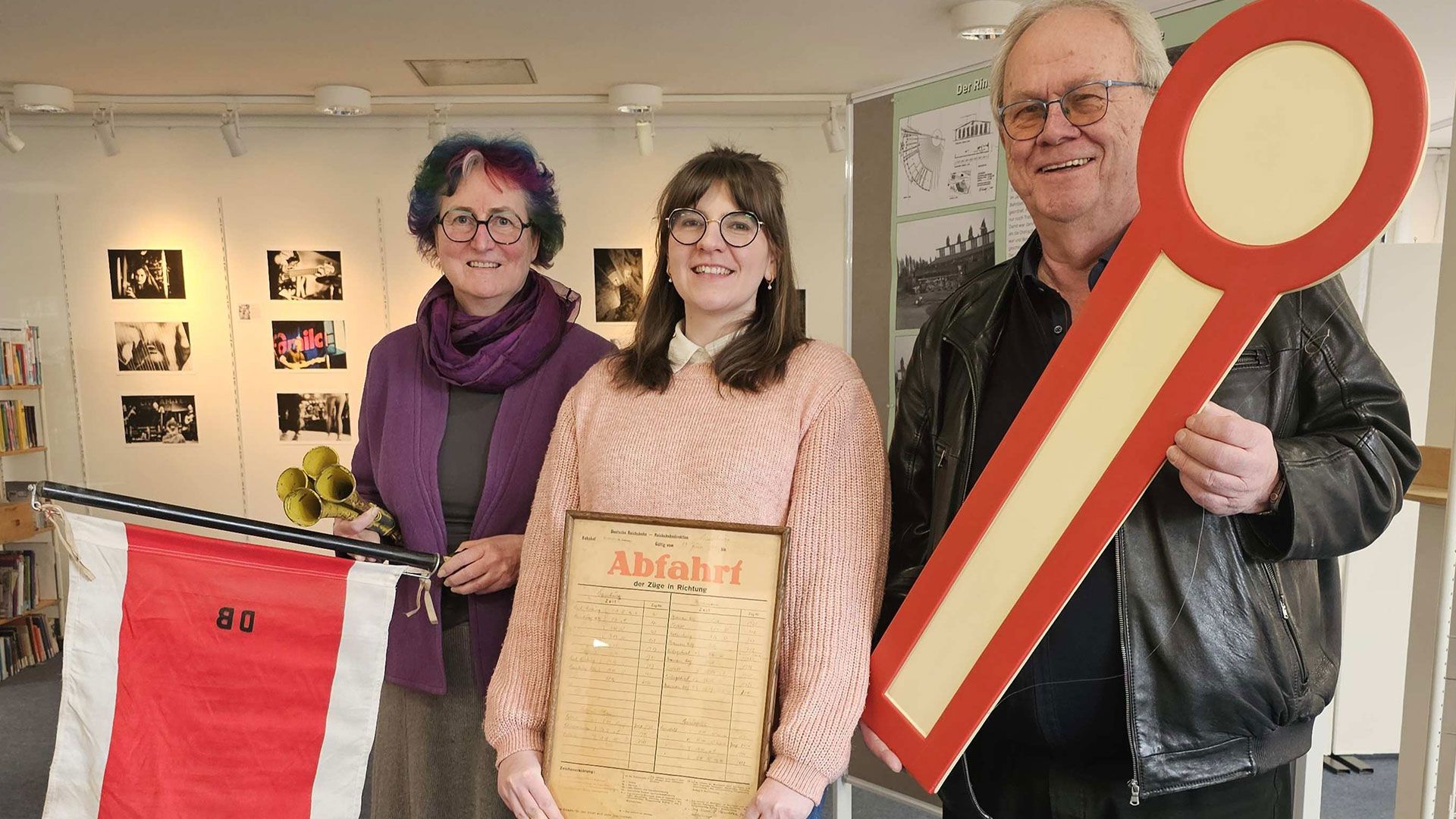 150 Jahre Bahn in Buchholz mit Susanne Lang Marie-Theres Beinroth und Dierk Lawrenz (von li). | Foto: ein