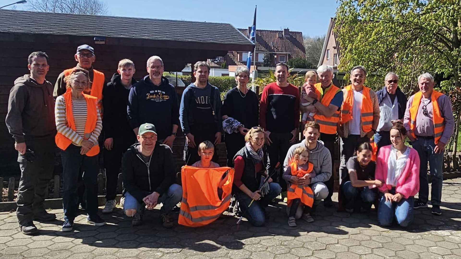 Helfer des TuS Fleestedt nach erfolgreicher Sammlung. Foto: TuS Fleestedt