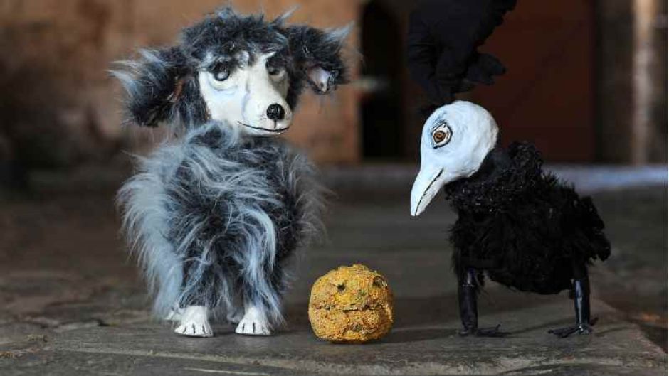 Das Figurentheater "Blauer Mond" lädt mit den Konzerten "Hund, Krähe und Käse gehen um die Welt" zu einer märchenhaften Reise ein. | Foto: ein