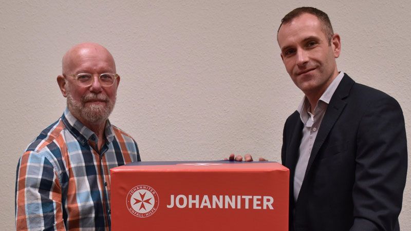 Johanniter-Regionalvorstand Thomas Edelmann (links) geht in Rente und übergibt an seinen Nachfolger Alexander Knoop. | Foto: Johanniter