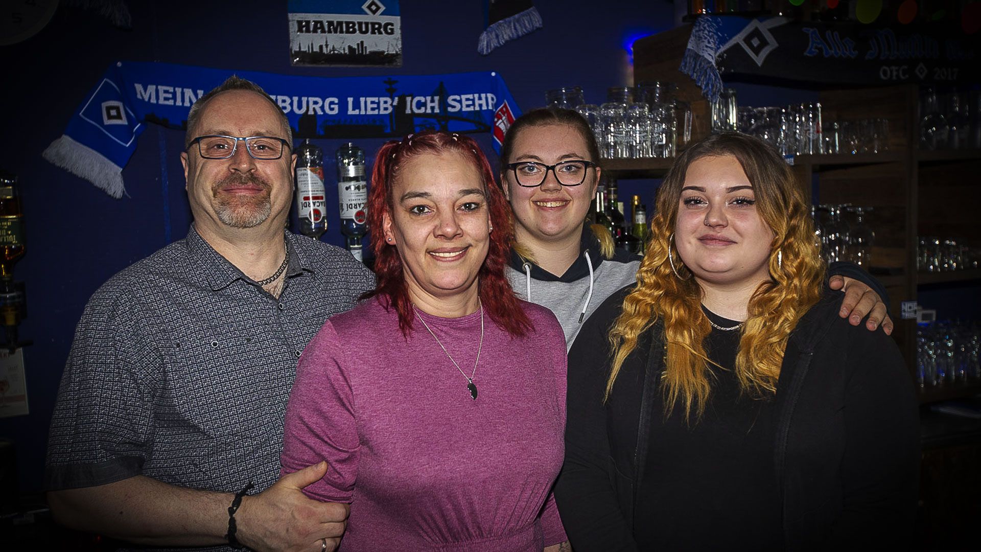 Das Team der Loki Cocktailbar freut sich auf seine Gäste.