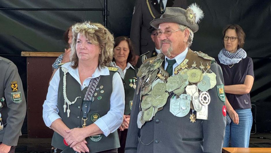 Der neue König Hajo Zint mit Ehefrau Andrea. Foto: Schützenverein Maschen