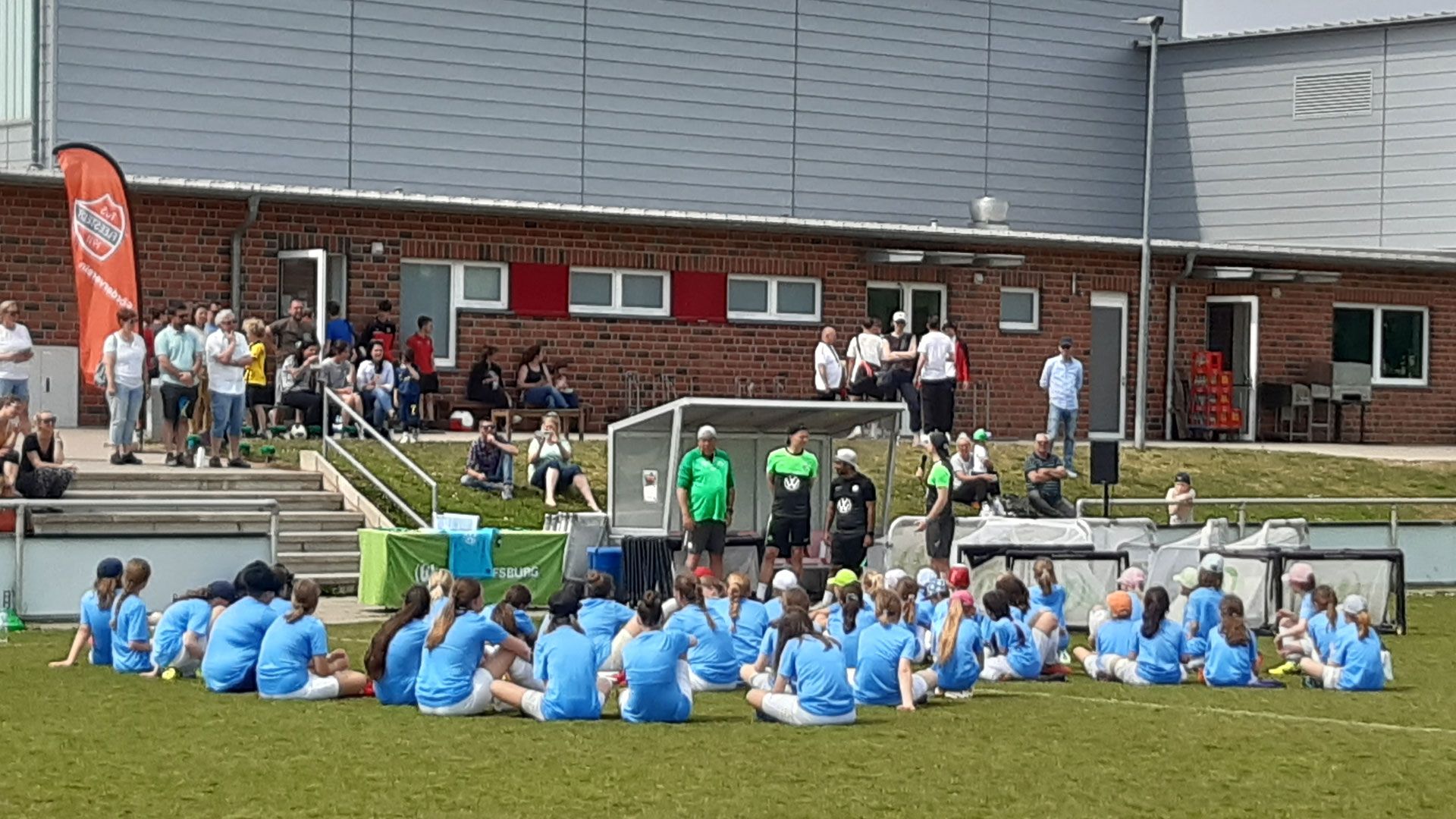 Das VfL-Wolfsburg-Mädchenfußball-Camp in Fleestedt fand großen Anklang. | Foto: TuS Fleestedt
