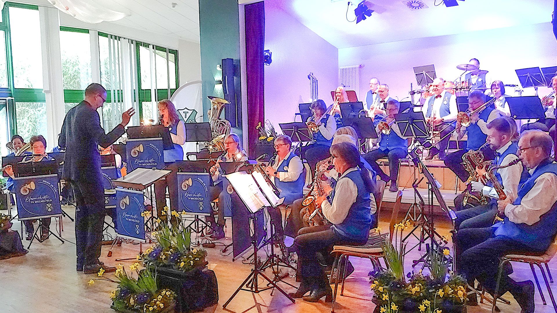 Das Blasorchester des TV Meckelfeld unter der Leitung von Arne Stemmann begeisterte die Zuschauer in Helbach-Haus mit einem abwechslungsreichen Mix aus Konzert- und Unterhaltungsmusik. | Foto: Ilka Teschner