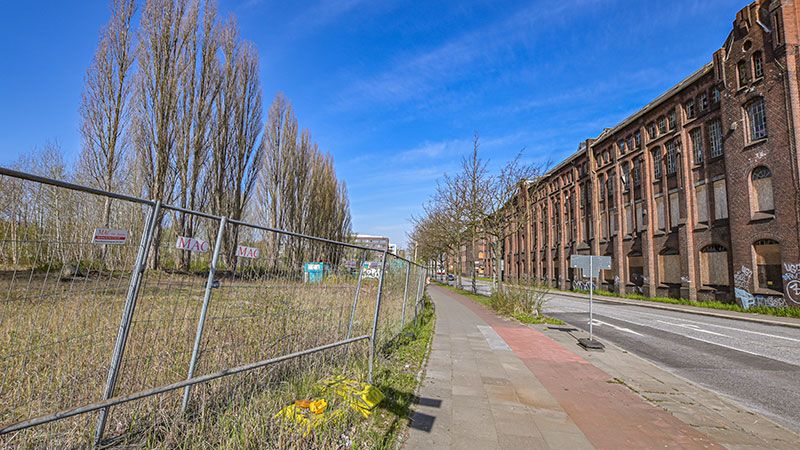 Die Stadt möchte die Gebiete des Neuländer Quarree (links im Bild) und der New-York-Hamburg Gummiwaaren Compagnie endlich entwickeln. | Foto: Niels Kreller