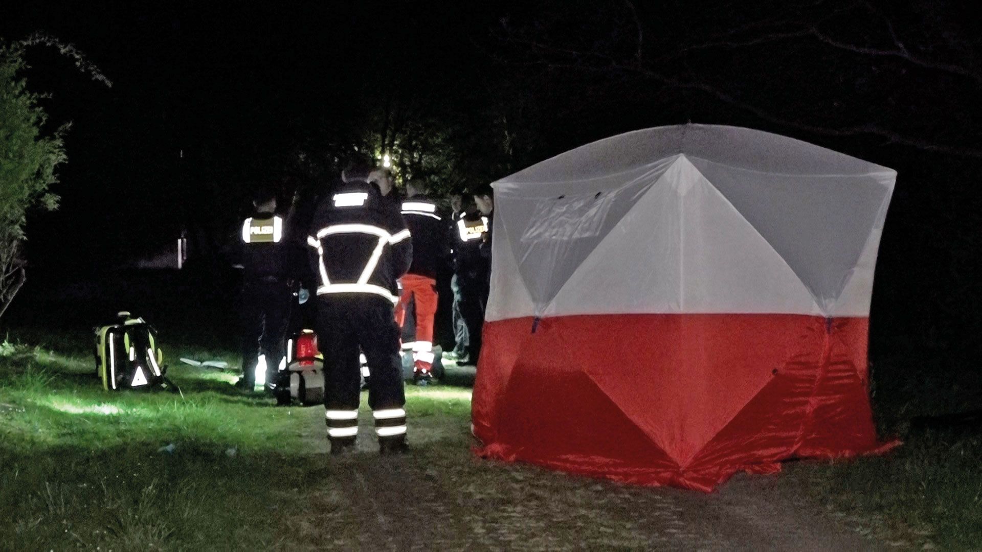 In Wilstorf verstarb ein junger Mann nach dem Sturz aus dem achten Stock eines Hochhauses. Foto: Lenthe-Medien