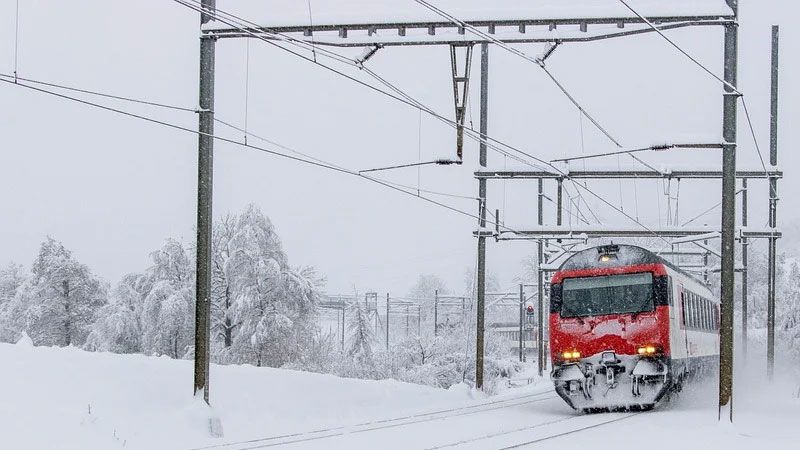 Die Züge der S-Bahn in Hamburg fahren bis auf weiteres witterungsbedingt nicht. | Symbolbild