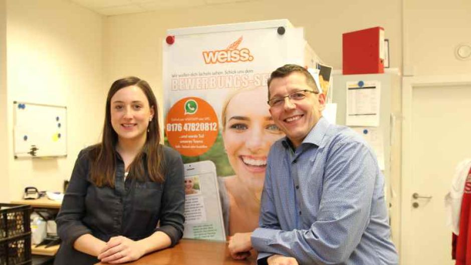 Lara Zirkel und Betriebsleiter Markus Kammer von der Bäckerei Weiss in Tostedt sehen in Matchpoint eine gute Chance, sich bei Ausbildungssuchenden zu präsentieren. Das Unternehmen mit mehr als 300 Mitarbeitern und 22 Filialen hat aktuell acht Auszubildende im Verkauf, einen im Büro und sechs in der Backstube. Für dieses Jahr werden noch Auszubildende gesucht. | Foto: ein