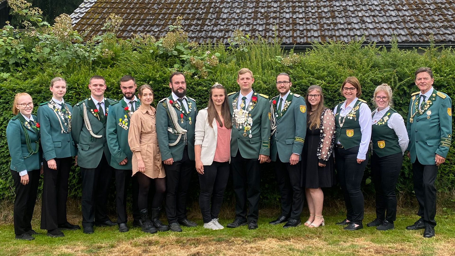 Die Vahrendorfer Majestäten freuen sich mit ihren Adjutanten auf das Schützenfest. Foto: ein