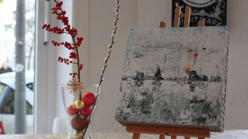 Support your local artist: In der Kunstleihe Harburg gibt es kunstvolle Weihnachtspräsente lokaler Künstler. | Foto: ein