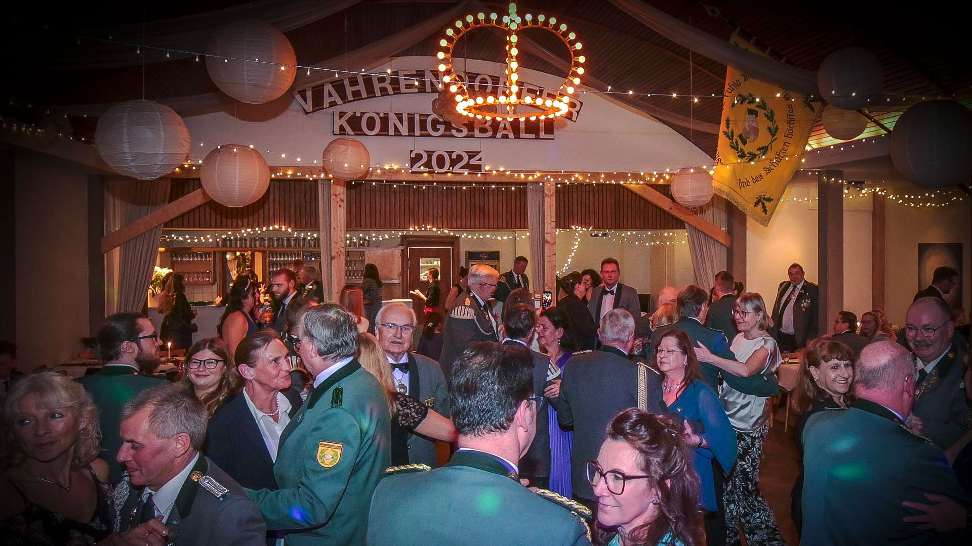Für eine volle Tanzfläche beim Vahrendorfer Königsball sorgte DJ Lars. | Foto: Niels Kreller