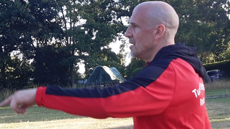 Coach Oliver Schlichting will mit seinem Team in der Frauen-Bezirksliga ankommen. | Foto: U. Vergin/TuS Fleestedt