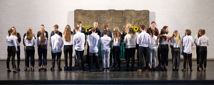 Ev. Jugend Süderelbe segnet Teamer/innen ein. | Foto: ein