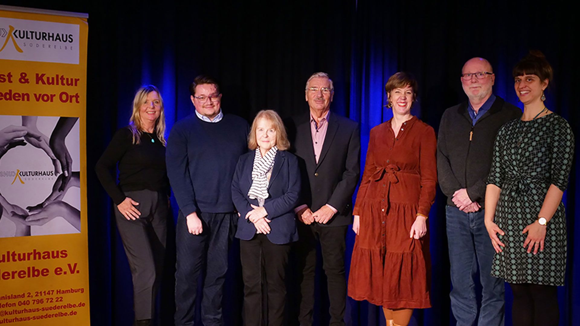 Der neue Vorstand des Kulruhaus Süderelbe: Marketta Eksvmä, Nils Steffen, Sigrid Waschull, Winfried Wöhlke, Julia Hudy, Gunter Buck und Johanna Eisenschmidt (v.l.). | Foto: Kirchberg