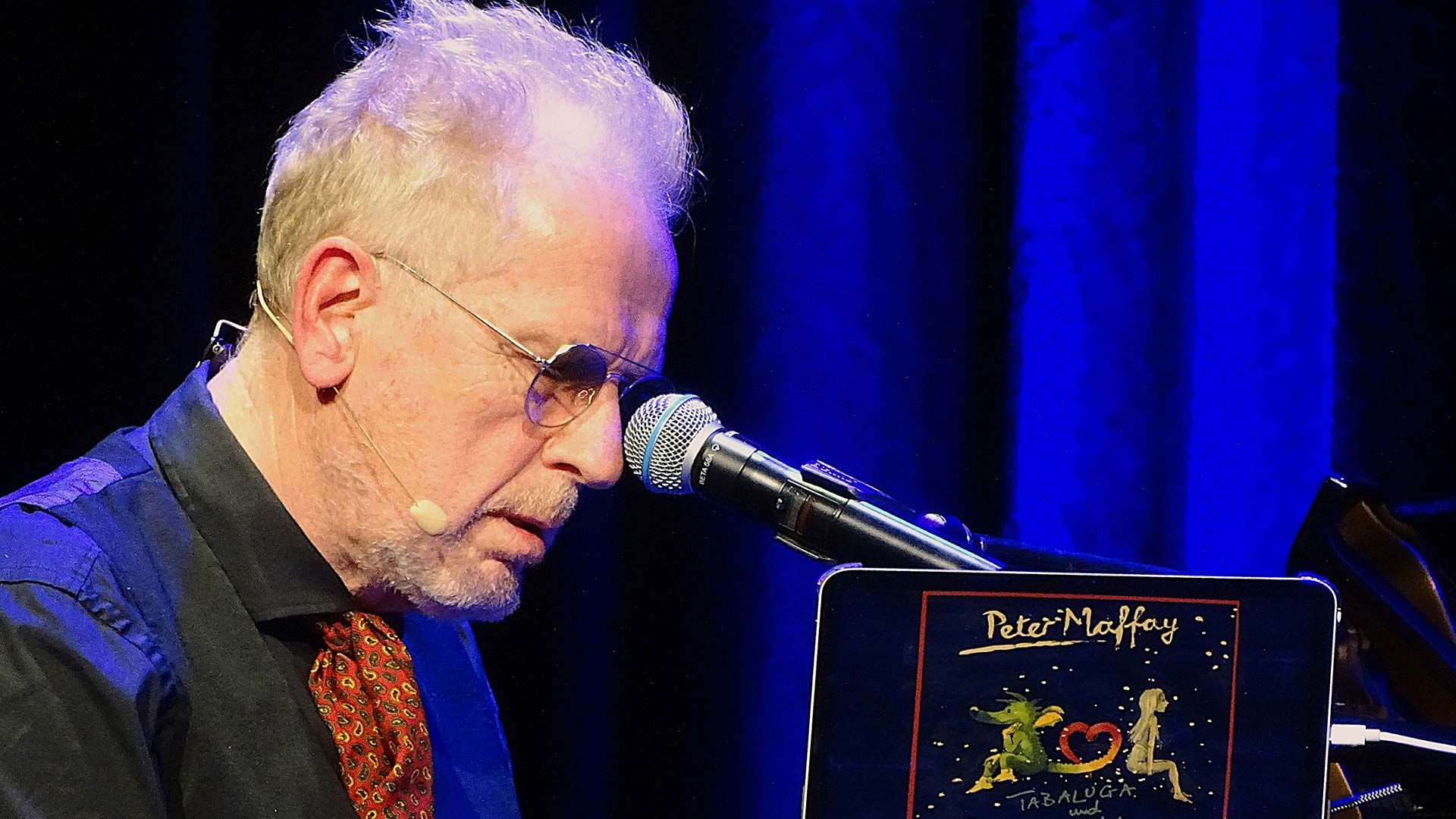 Bertram Engel gastierte in der Empore und spielte eine Auswahl seiner eigenen Songs am Klavier. Foto: Ilka Teschner