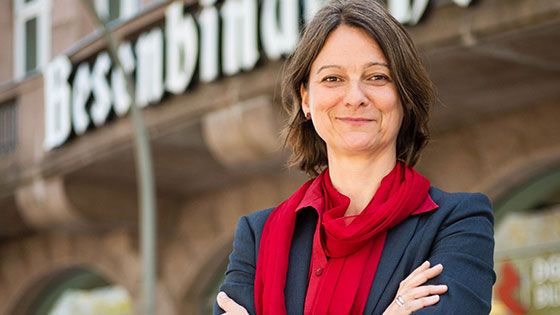 Katja Karger, DGB-Vorsitzende Hamburg, sagt: Coronahelden haben mehr als Applaus verdient. | Foto: Peter Bisping