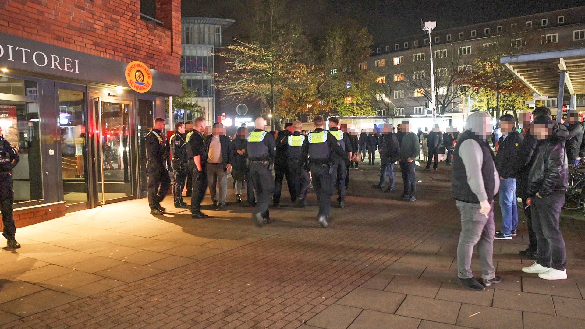 Die Lage am Harburger Ring ist vor Halloween angespannt. | Foto: Lenthe-Medien