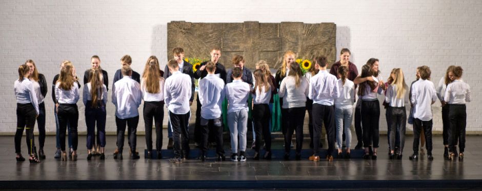 Ev. Jugend Süderelbe segnet Teamer/innen ein. | Foto: ein