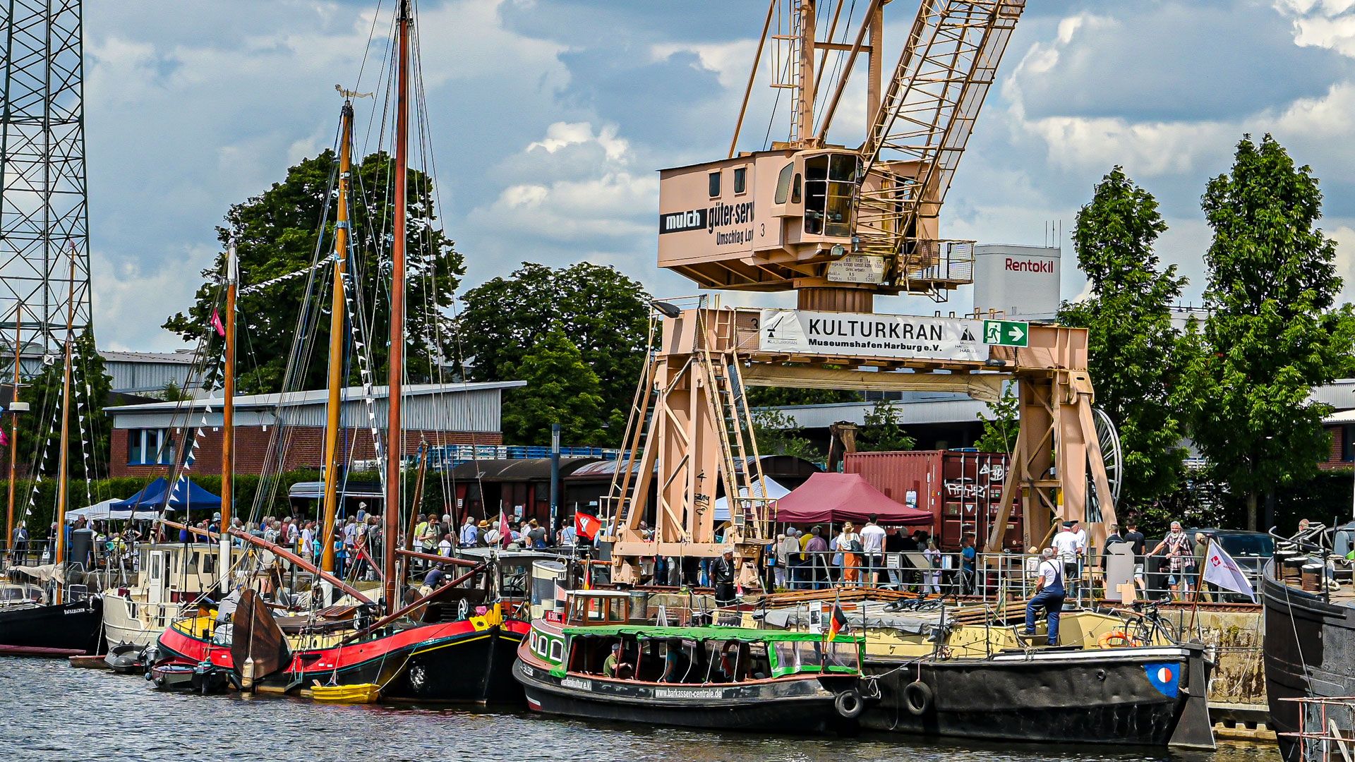 Am ersten Juniwochenende steigt wieder das Harburger Binnenhafenfest. | Foto: Niels Kreller