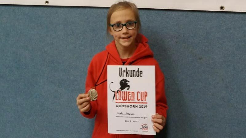 Linda Jean Geerdts vom KSC Bushido holte beim 3. Godhorner Löwen Cup in Hannover-Langenhagen die Silbermedaille. | Foto: ein
