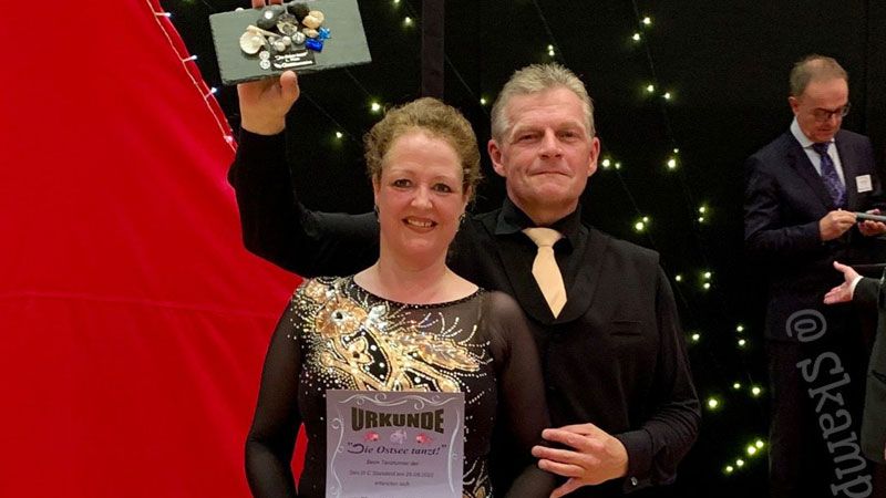 Jens von Wiegen und Maren Elson von der Tanzsport-Abteilung des TSV Stelle ertanzten sich zwei Siege und einen zweiten Platz. | Foto: TSV Stelle
