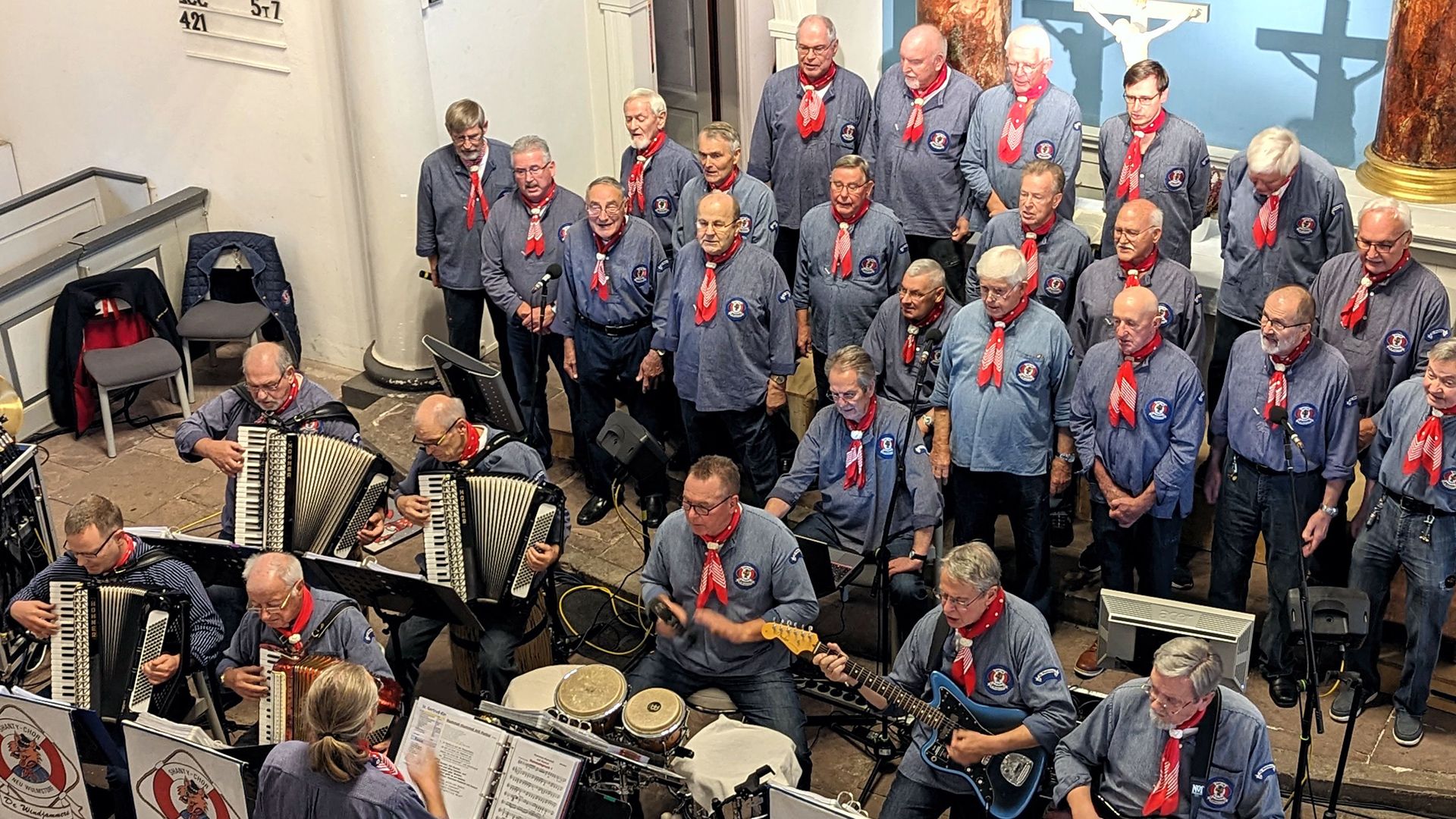 De Windjammers werden (wie hier beim Herbstkonzert in der Altenwerder St. Gertrud-Kirche) auch in Neu Wulmstorf alles geben und begeistern. | Foto: ein