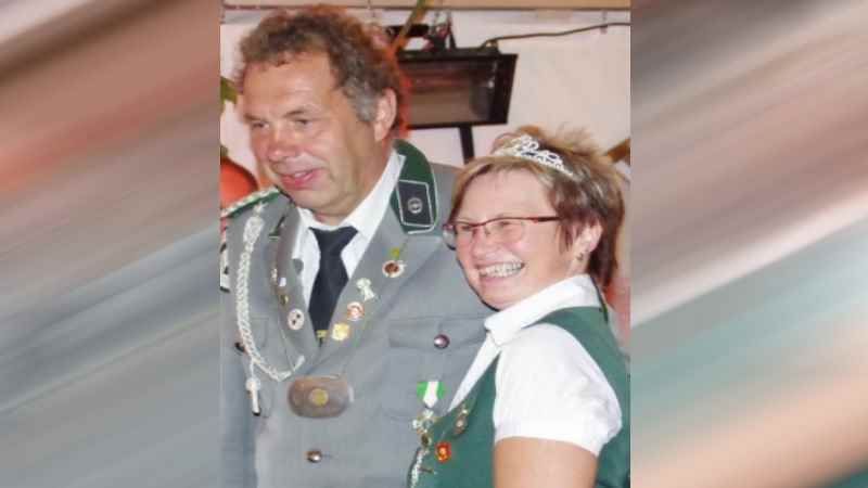 Wolfgang Poppe mit seiner Königin Petra aus Heidenau. | Foto: ein