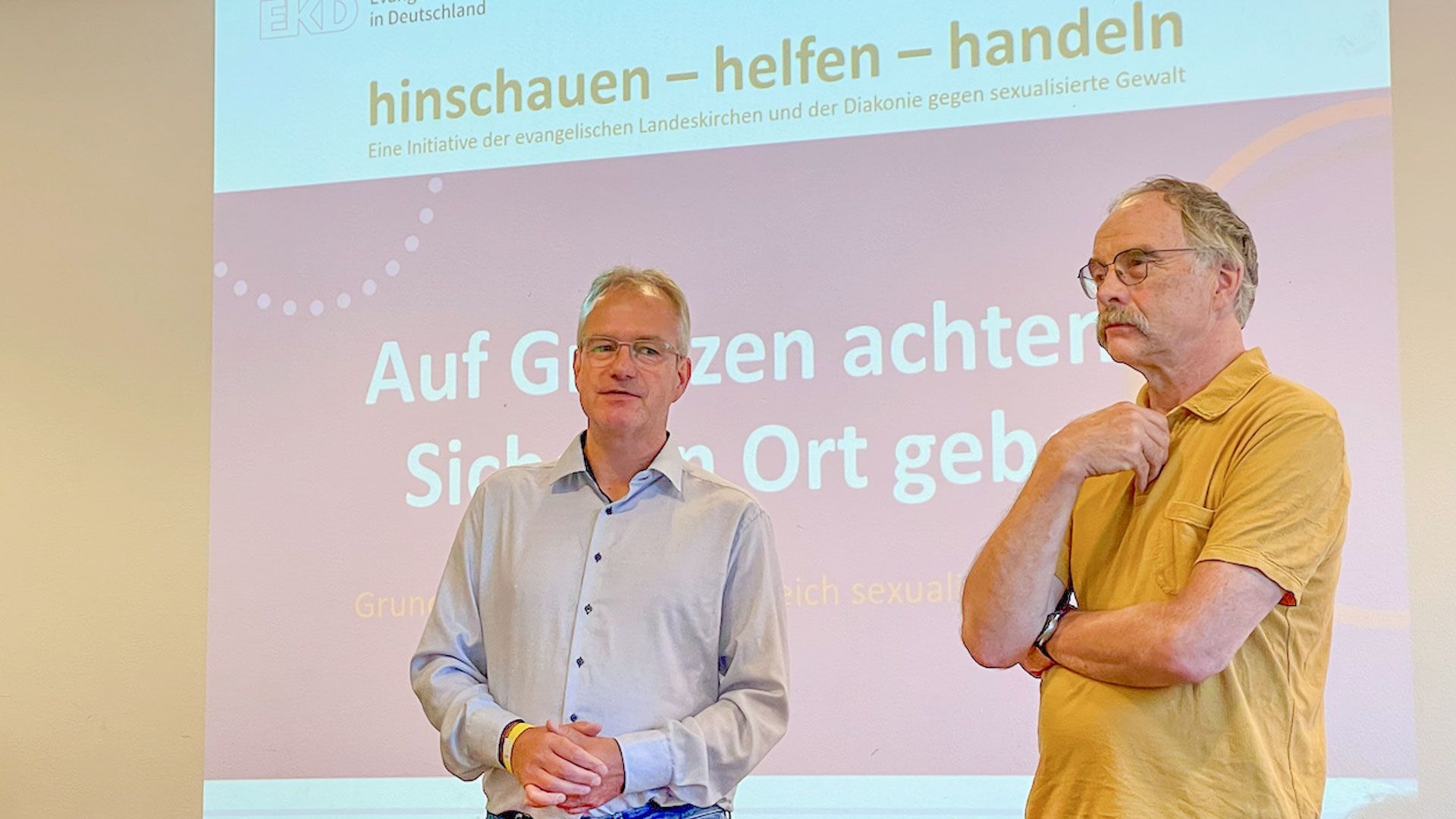 Stefan Krüger (links) und Ulrich Hahn geben in den Kirchenkreisen Hittfeld und Winsen Schulungen zur Prävention sexualisierter Gewalt. | Foto: C. Wöhling