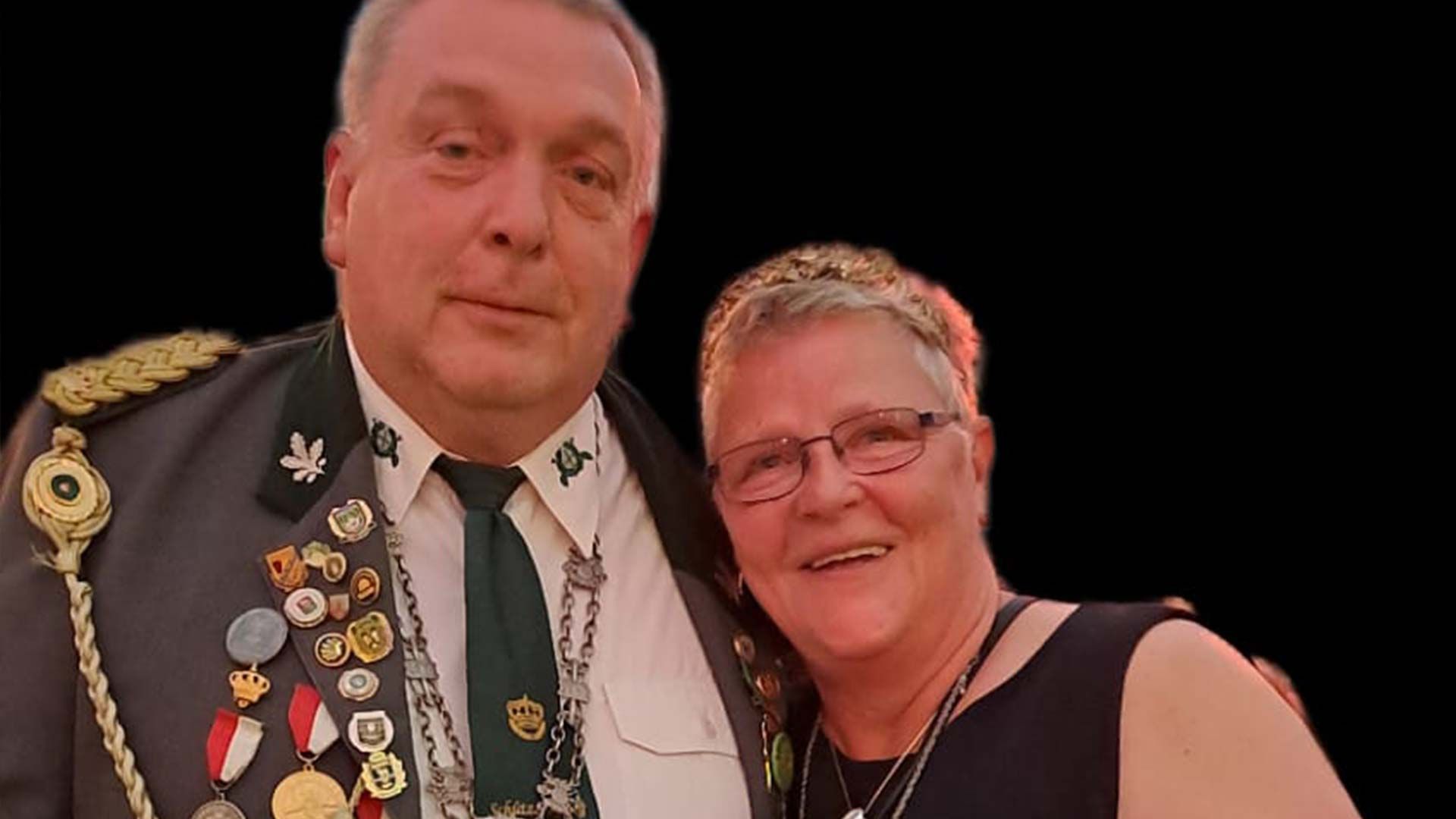 Olaf Bruns „der hilfsbereite Tausendsassa" und seine Frau Martina freuen sich auf den Königsball. Foto: ein