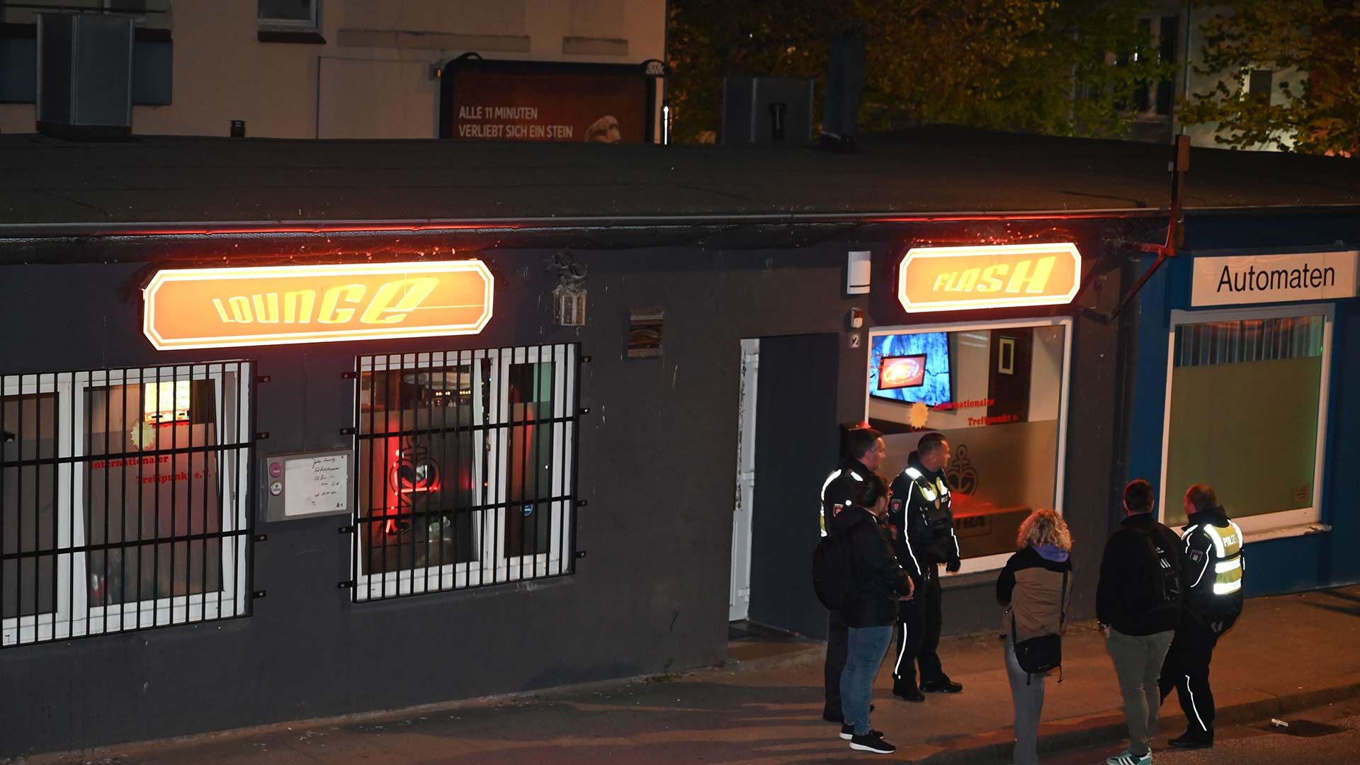 Nachtlicher Einsatz der Behörden gegen illegales Glücksspiel. Foto: Lenthe-Medien