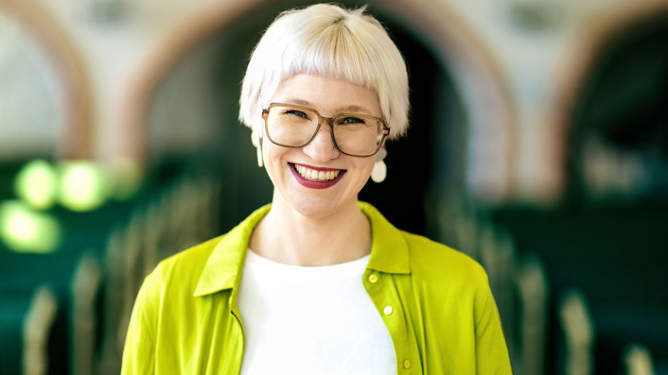 Pastorin Deborah Siemermann freut sich auf viele "Seiltanz"-Gottesdienst-Besucher. Foto: Markus Schwarze