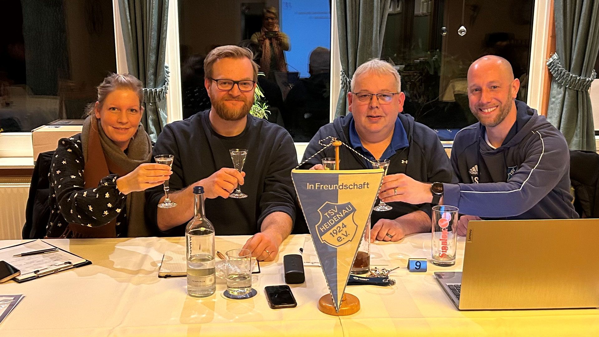 Der aktuelle Vorstand des TSV Heidenau: Melanie Schultz (von links, 3. Vorsitzende), Tobias Pätzold (2. Vorsitzender), Jürgen Tödter (1. Vorsitzender) und Alexander Schütte (Kassenwart). | Foto: TSV Heidenau