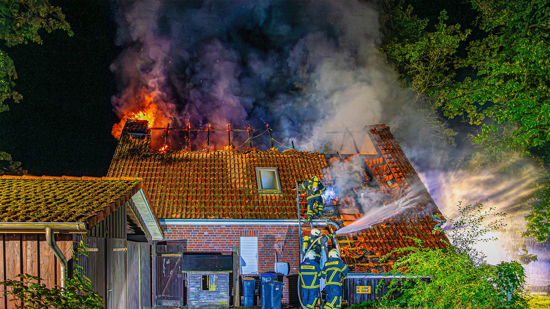 Die Kita in der Parkstraße in Buchholz wurde durch das Feuer zerstört. | Foto: JOTO
