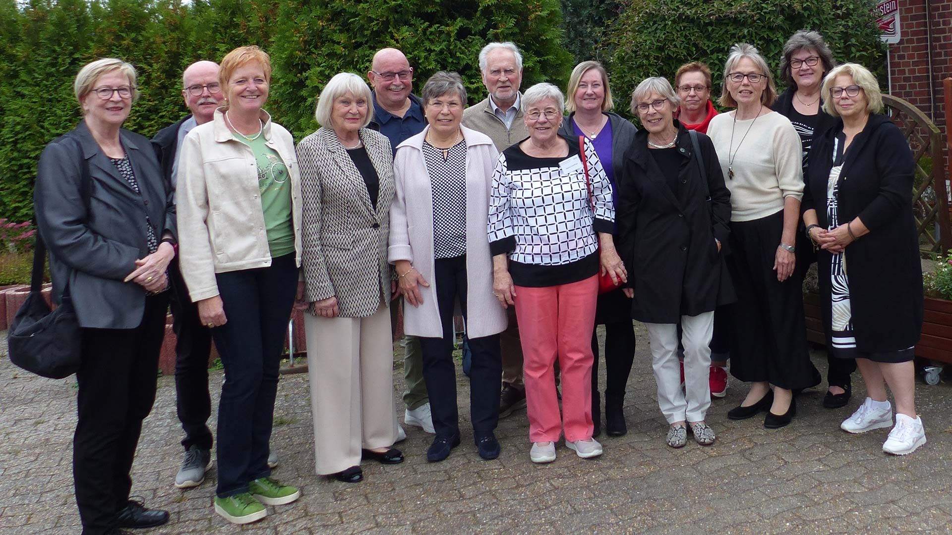 Während der SoVD-Tagung in Stelle-Fliegenberg ist Dagmar Scheffczyk (Mitte) aus Stelle von 64 stimmberechtigten Dele-  gierten einstimmig zur Ersten Vorsitzenden des SoVD-Kreisverbands gewählt worden. Foto: SoVD