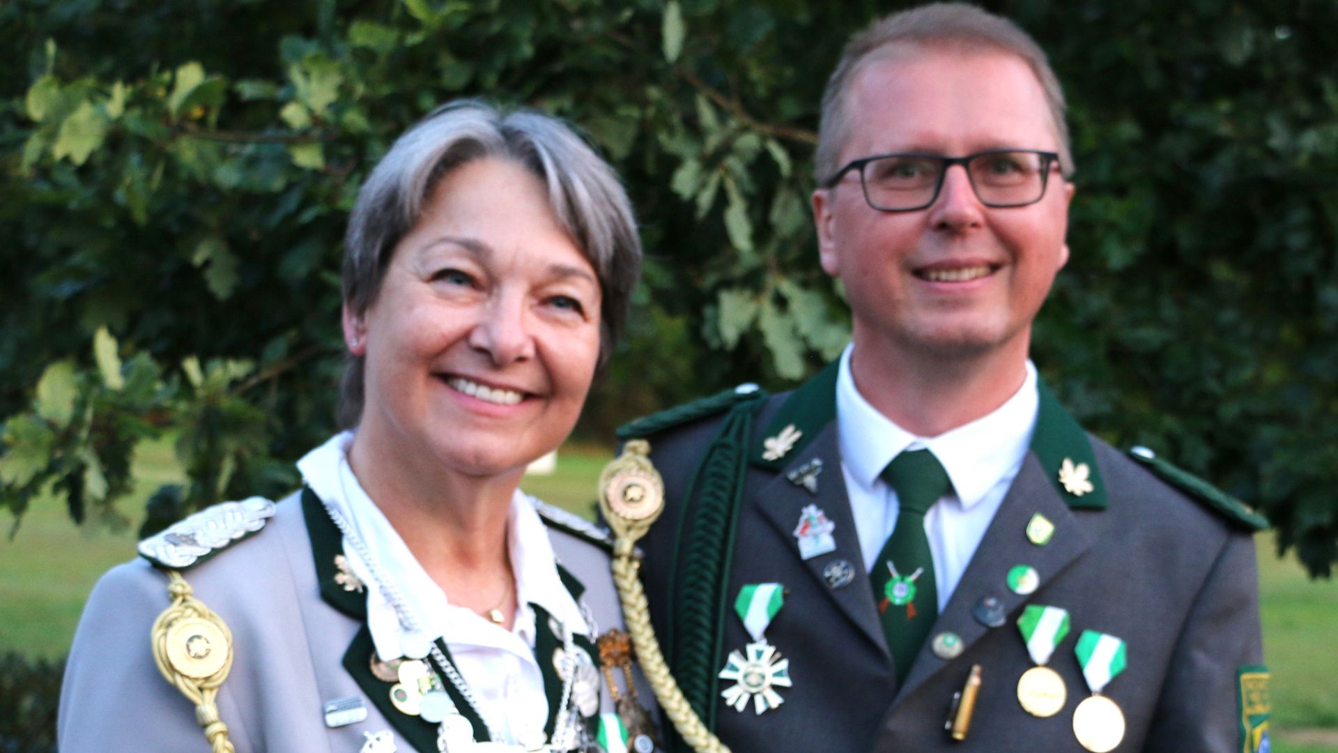 Neu Wulmstorfs Vizekönigin Monja Hustedt mit Adjutant Wolfgang Wittrin. | Foto: ein