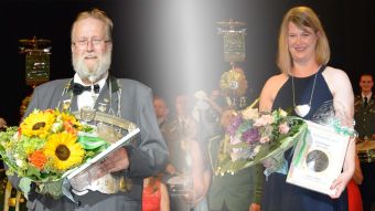 Für die amtierenden Kreismajestäten in Nordheide und Elbmarsch wird es auch ein Abend des Abschieds: Stephan Sojka aus Fleestedt und Manon Klußmann aus Neu Wulmstorf überlassen den neuen das feld. Foto. Britta Gellers