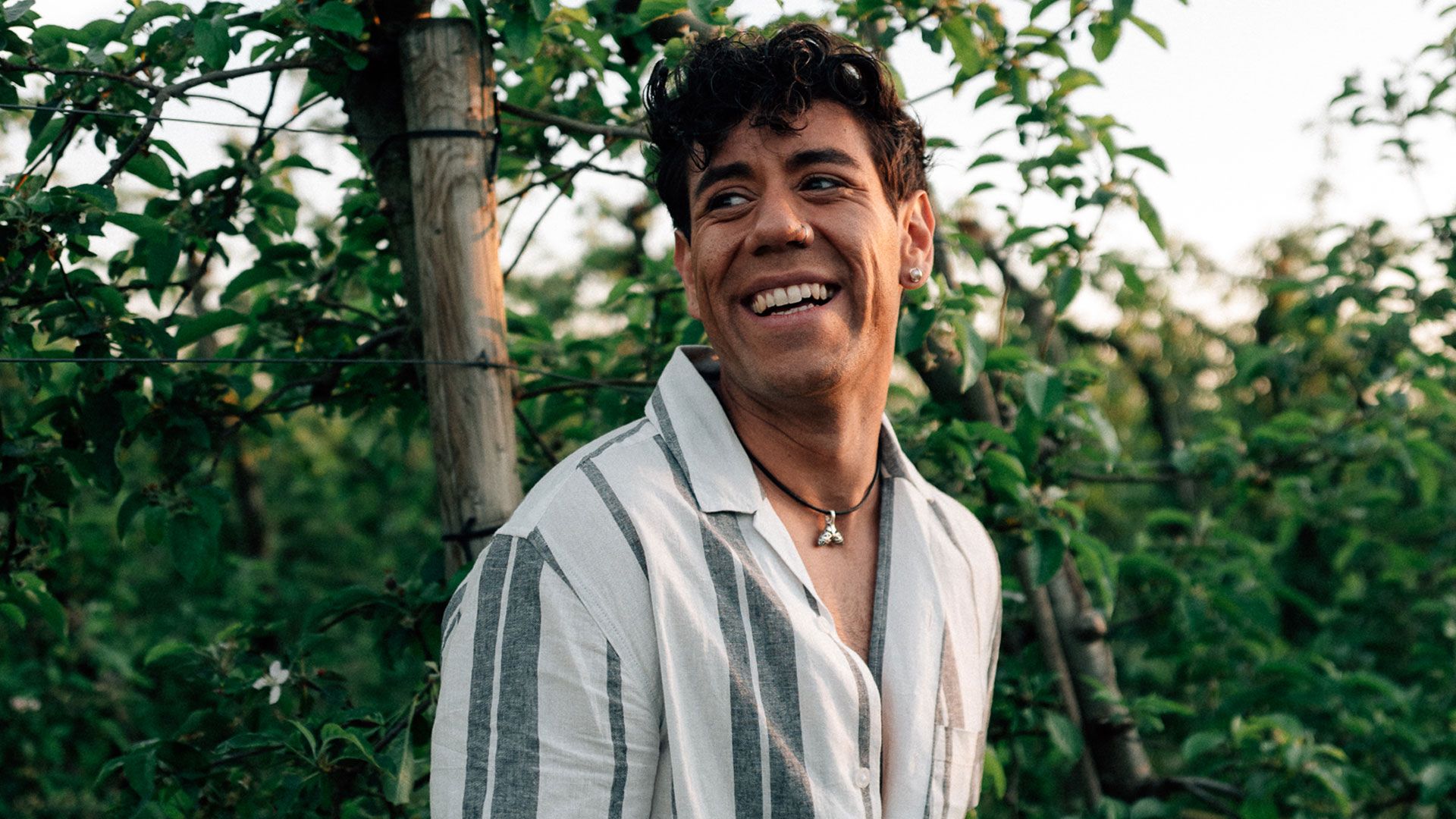 Victor Rodriguez, Latin Native und Harburger, kommt in die Fischhalle Harburg.  | Foto: Philip Wieneke