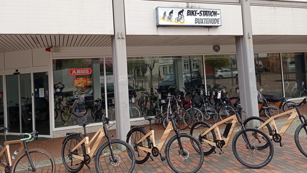 In der BIKE-STATION-BUXTEHUDE findet die 1. Buxtehuder Gebrauchtrad-Börse statt.