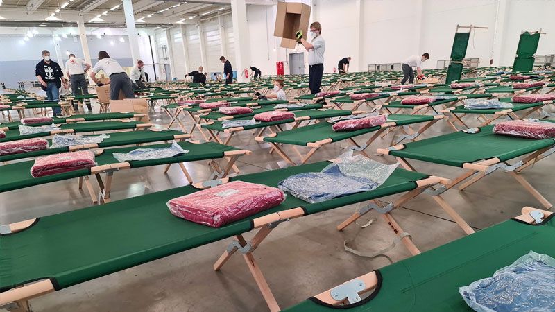 600 Feldbetten stehen in der ehemaligen Fegro in Harburg für Flüchtlinge aus der Ukraine bereit. | Foto: HamburgNews