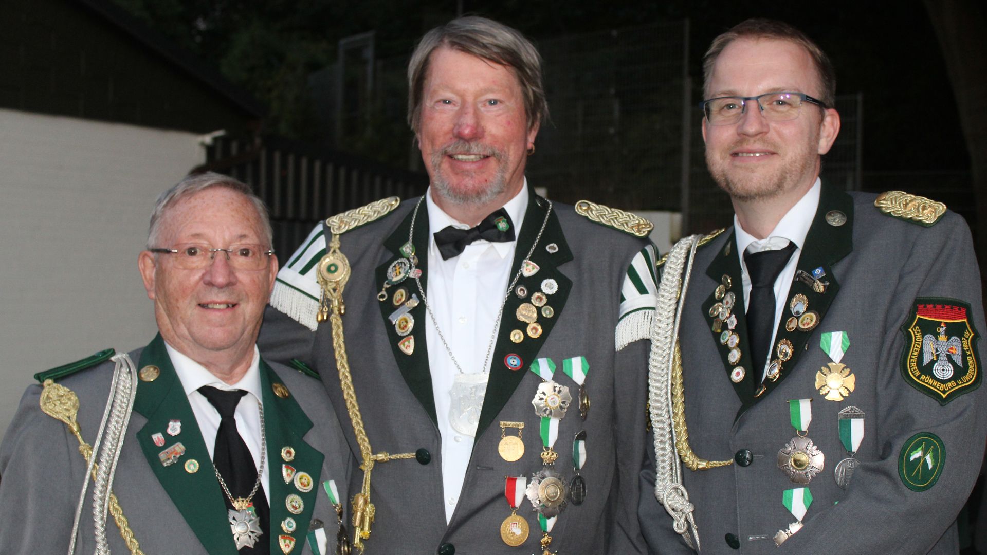 Neuer Rönneburger Vizekönig ist Gerd Eilken (Mitte), hier mit seinen Adjutanten Manfred Merten (links) und Thomas Neumann (rechts). | Foto: ein