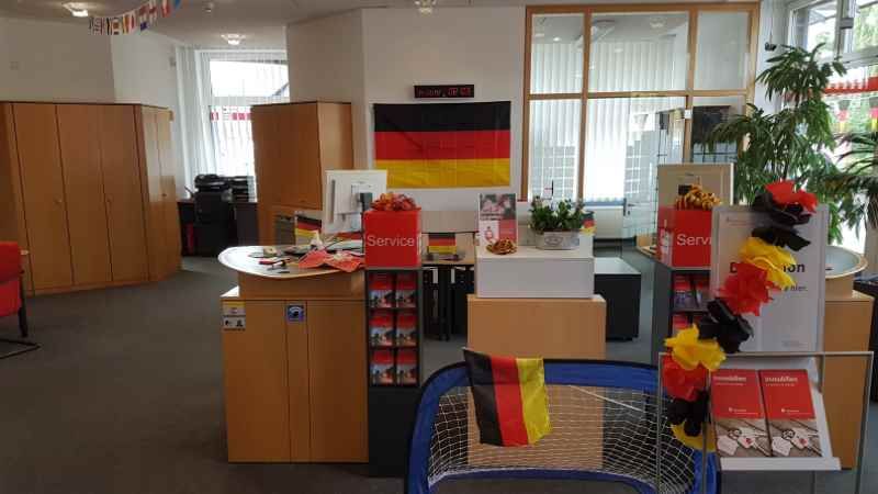 WM- Fieber auch im Beratungscenter in Marschacht. | Foto: ein