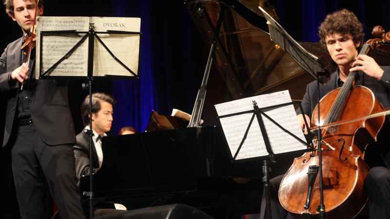 Weltklasse -Pianist Haiou Zhang und das Vision String Quartet begeisterten auch in Buchholz das Publikum. | Foto: Wolfgang Gnädig