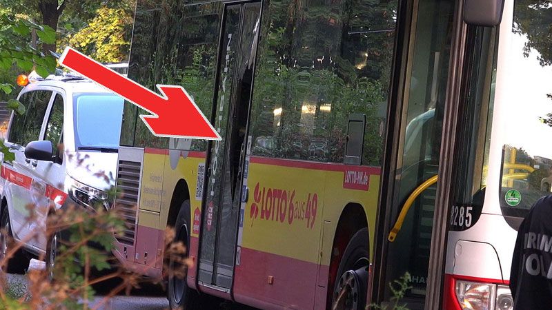 Am Dienstagnachmittag wurden in Hausbruch zwei Busse des HVV mit bislang unbekannten Waffen und Projektilen beschossen. Dabei gingen Scheiben zu Bruch.  | Foto: HamburgNews