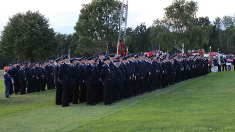 Ein beeindruckendes Bild boten die 224 neuen Feuerwehrleute bei ihrer Vereidigung. | Foto: ein