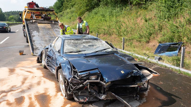 Bis zu 190.000 Euro kostet so ein Ferrari 512 TR - dieser ist nur noch Schrott. | Foto: JOTO
