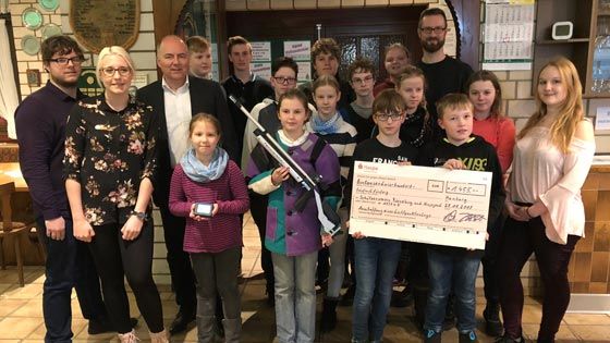 Über 1.455 Euro von der HASPA konnten sich die Schützen des SV Rönneburg freuen. | Foto: ein