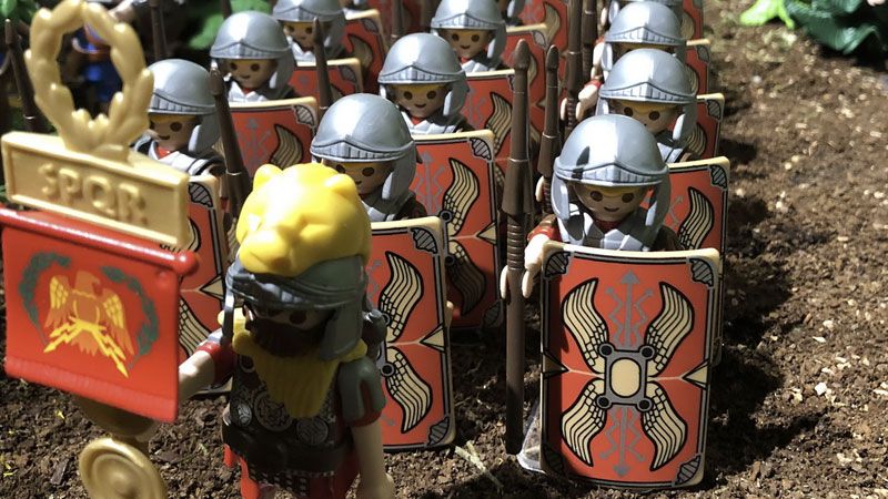 Bis an die Elbe stießen die alten Römer damals vor - und heute sind sie wieder dort: In der neuen Ausstellung im Archäologischen Museum Hamburg als Playmobil-Figuren in einer fantastischen Zeitreise. | Foto: Oliver Schaffer