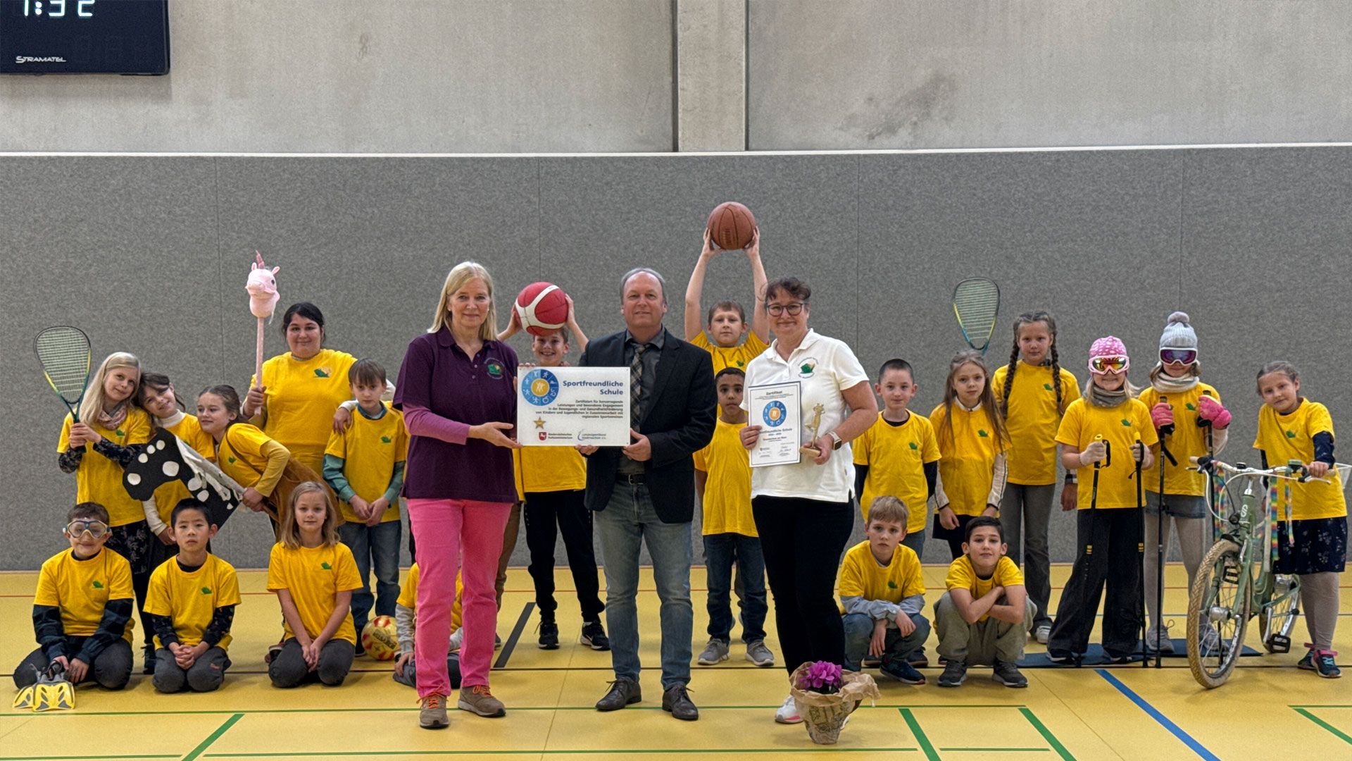Bereits zum vierten Mal bekam die Grundschule am Moor in Neu Wulmstorf ist bereits zum vierten Mal das Zertifikat Sportfreundliche Schule. | Foto: Grundschule am Moor
