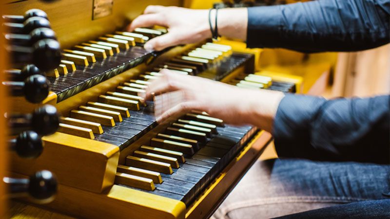 Orgelspielen lernen für Kinder und Jugendliche - das ist ab sofort im Ev.-luth. Kirchenkreis Hittfeld einfach und günstig möglich. | Foto: Wiebke Ostermeier