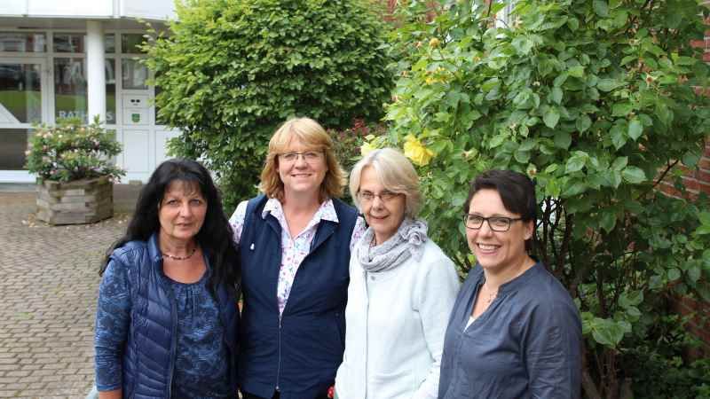 Bettina Schoop (2. von links) von der Awo und Carola Lange, Anja Hadler und Martina Ostwald (von links, alle Gemeinde Seevetal) freuen sich über das neue Beratungsangebot, das die bisherigen Leistungen ergänzt. | Foto: ein